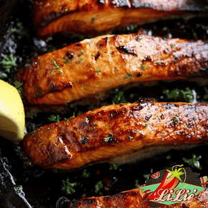 gelakte zalm met boter, honing en look